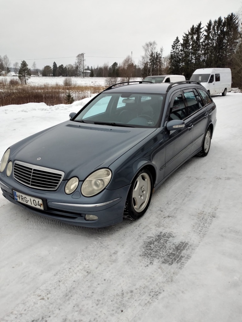Mercedes-Benz E 220