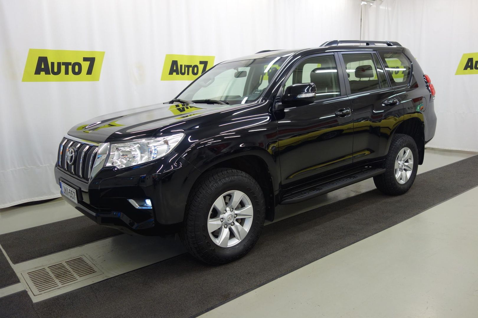 TruckMasters Land Cruiser