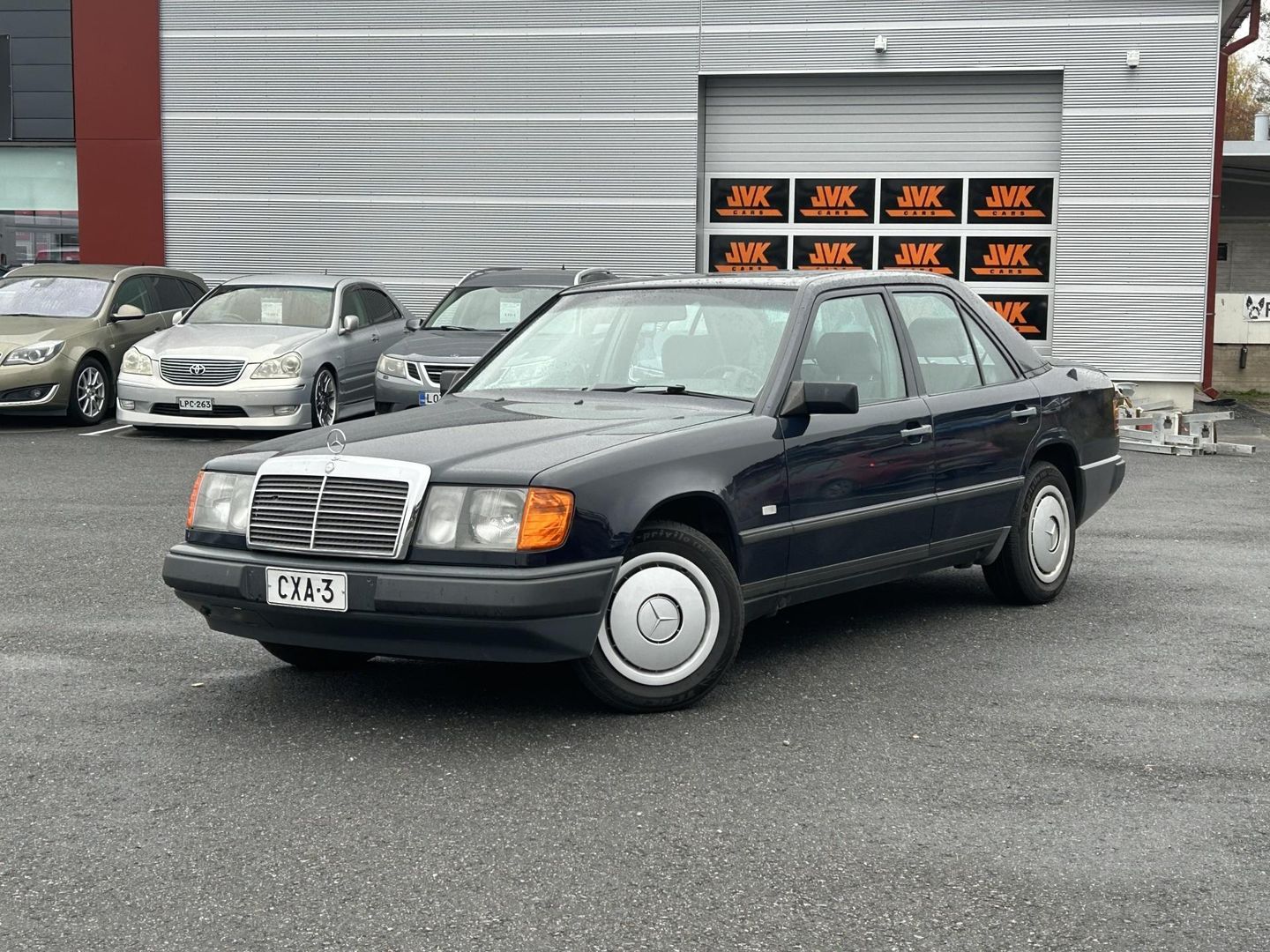 Mercedes-Benz 124