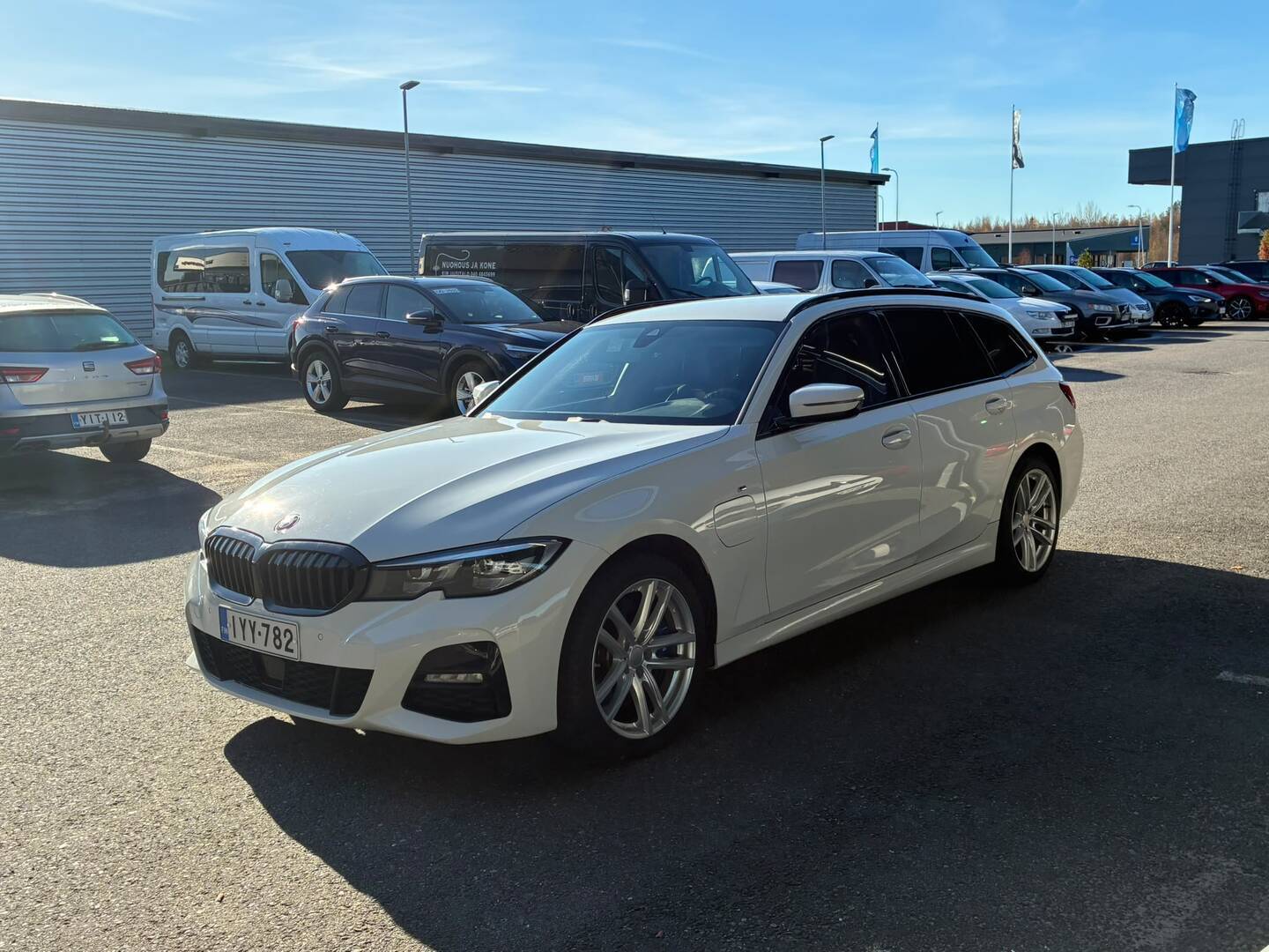 BMW 330