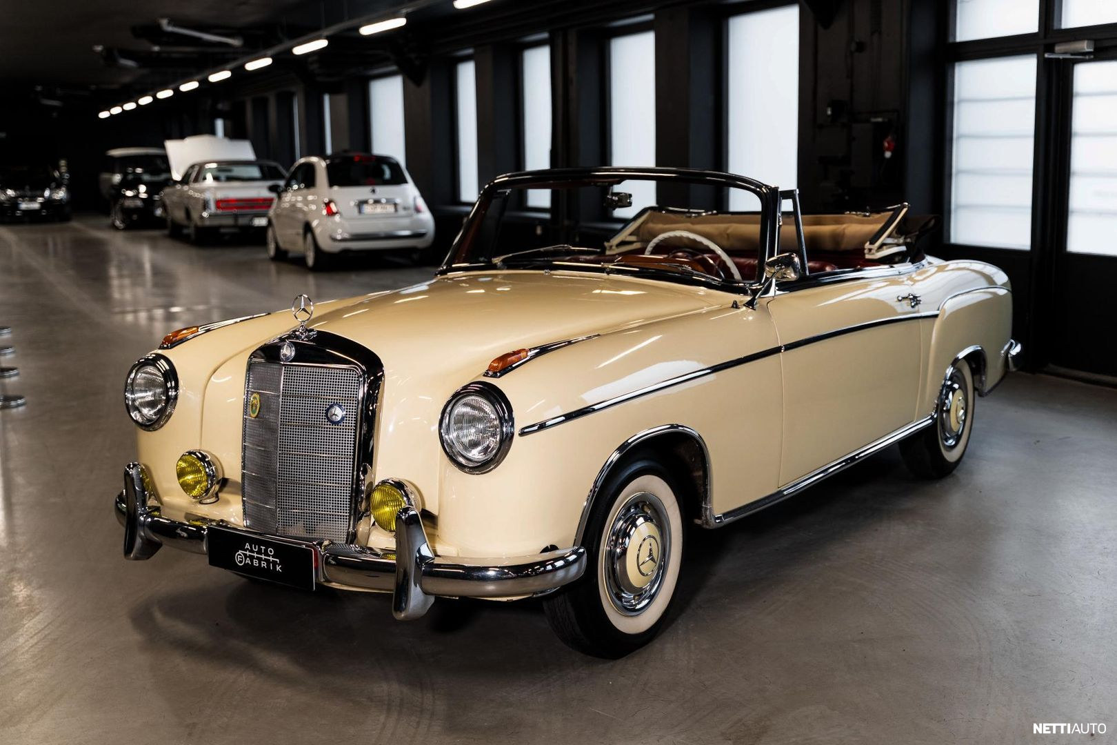 Mercedes-Benz 220