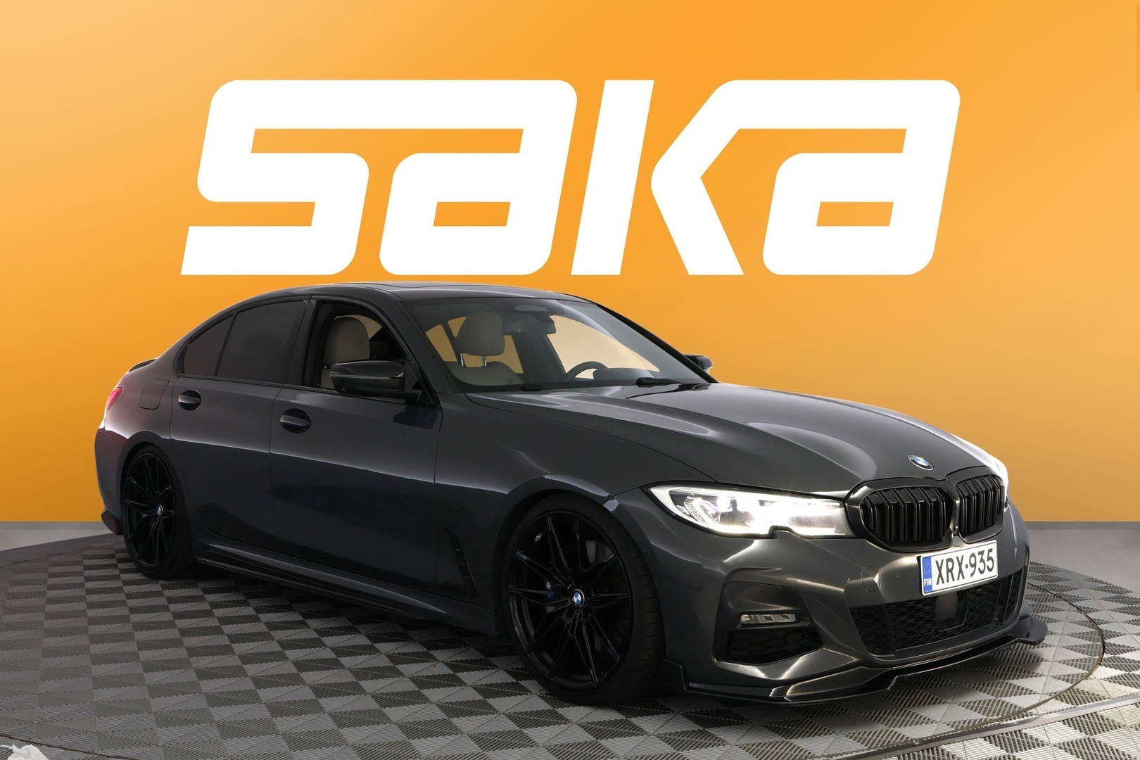 BMW 330